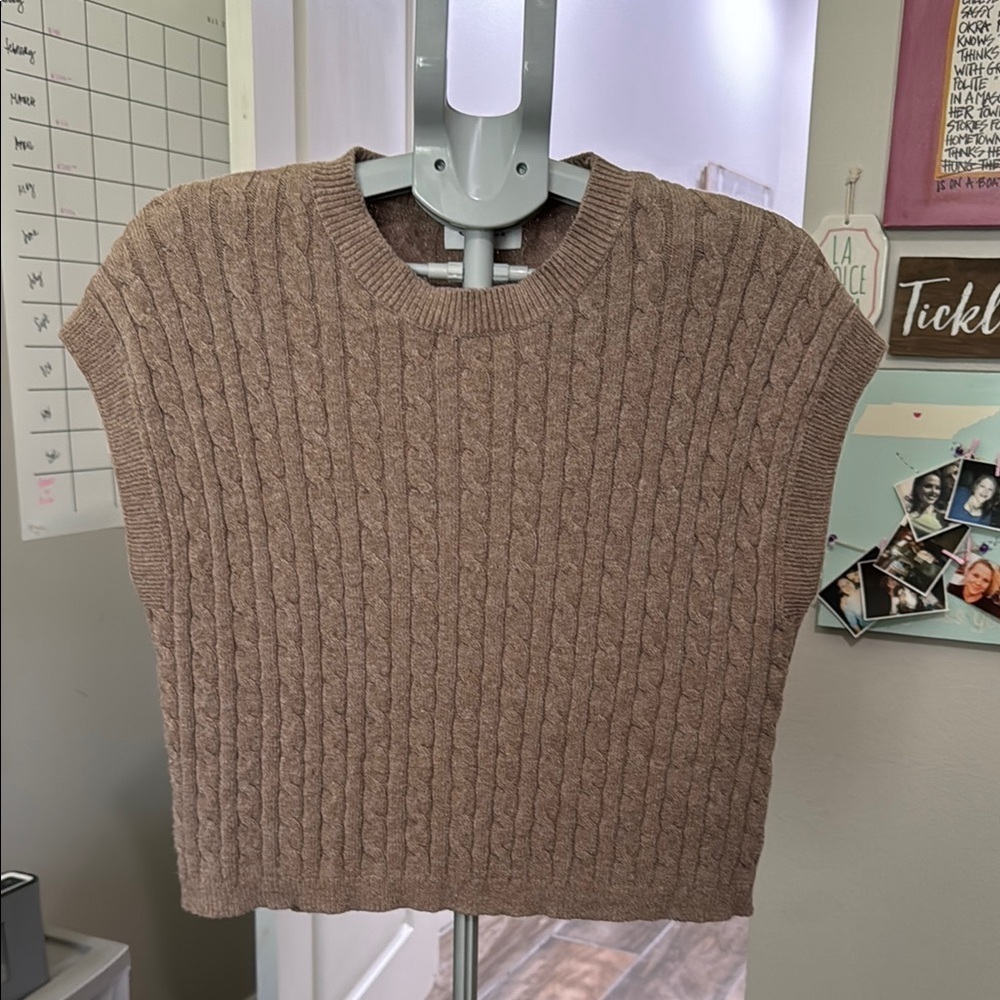 Gilli Tan Cable Knit Sleeveless Blouse